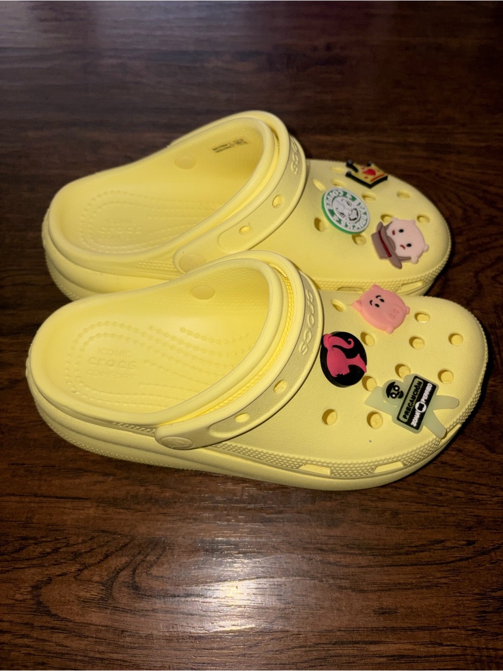 🌟 Bright yellow Crocs Classic Clogs 🌟